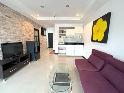 Appartement met twee slaapkamers en uitzicht op de bergen — Patong Tower apartment by Lofty